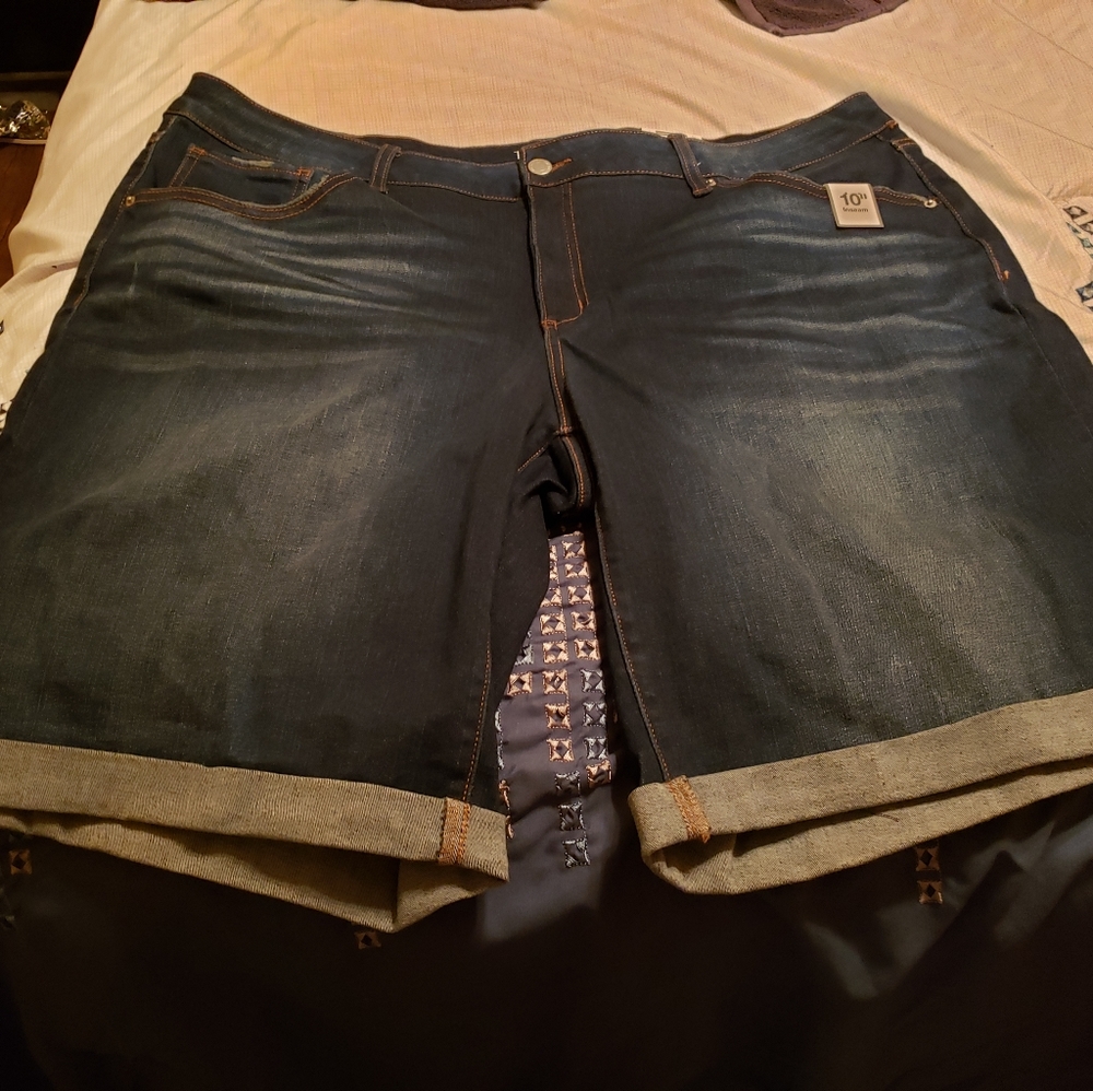 Time and true size 20 Bermuda shorts Dark wash